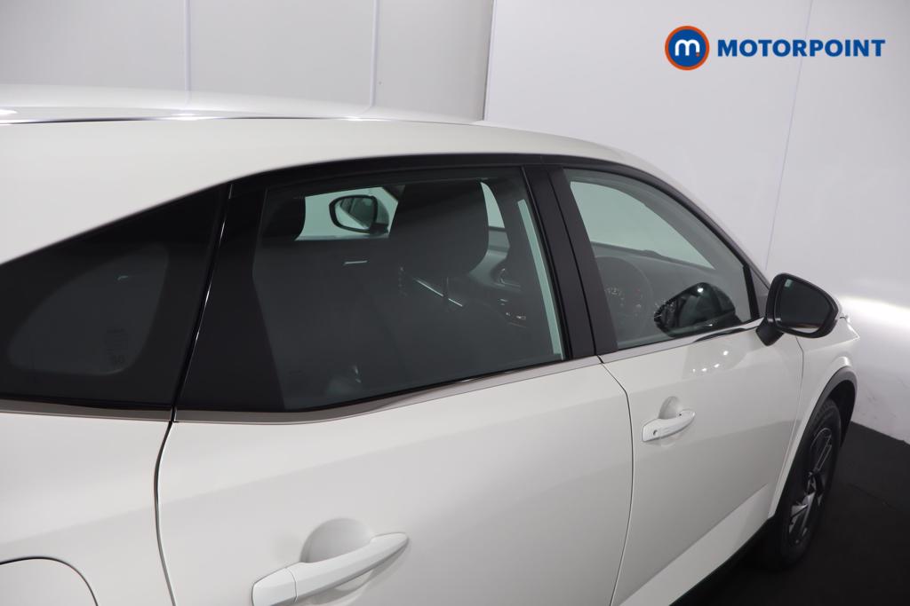 Nissan Qashqai Acenta Premium Automatic Petrol SUV - Stock Number (1577531) - 27th supplementary image