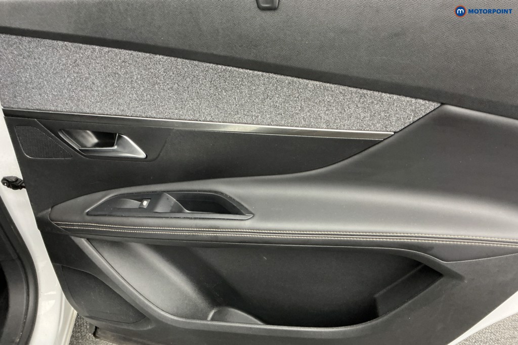 Peugeot 5008 Gt Line Manual Diesel SUV - Stock Number (1586516) - 23rd supplementary image