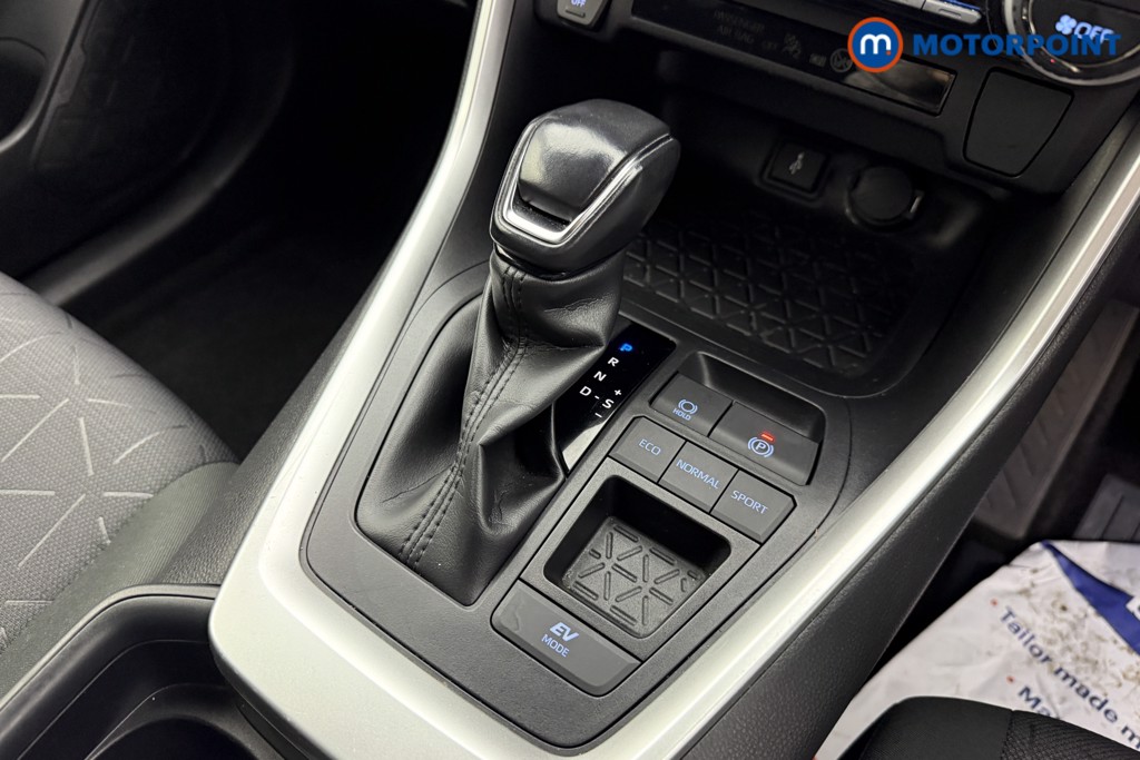Toyota Rav4 Dynamic Automatic Petrol Plug-In Hybrid SUV - Stock Number (1587408) - 5th supplementary image