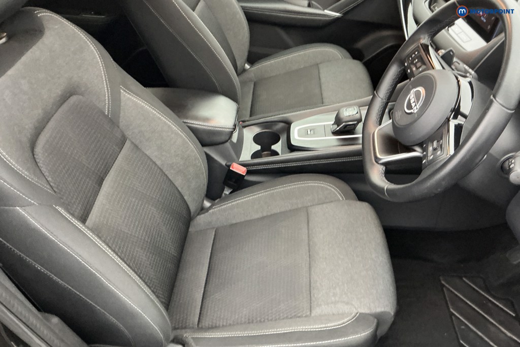 Nissan Qashqai N-Connecta Automatic Petrol SUV - Stock Number (1587409) - 5th supplementary image