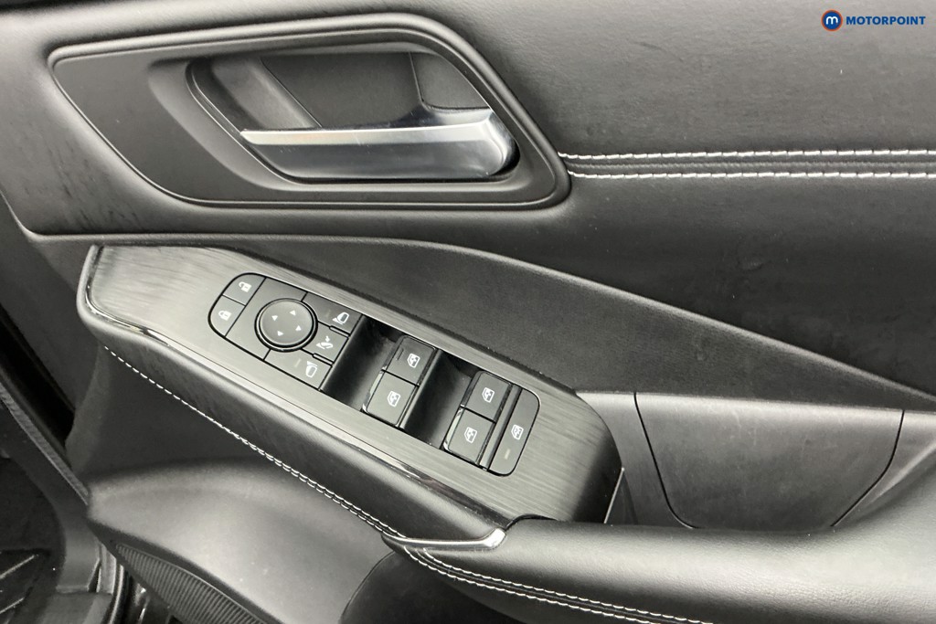 Nissan Qashqai N-Connecta Automatic Petrol SUV - Stock Number (1587409) - 23rd supplementary image