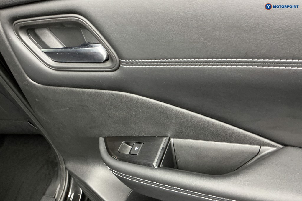 Nissan Qashqai N-Connecta Automatic Petrol SUV - Stock Number (1587409) - 25th supplementary image