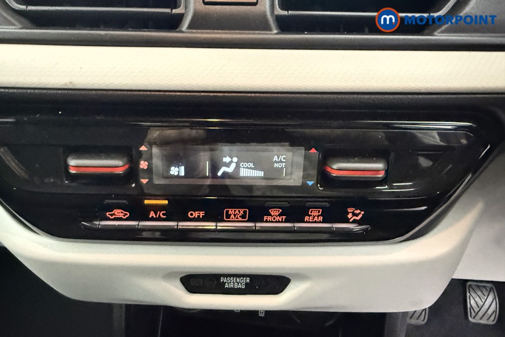 Suzuki Swift Motion Manual Petrol Hatchback - Stock Number (1588631) - 5th supplementary image