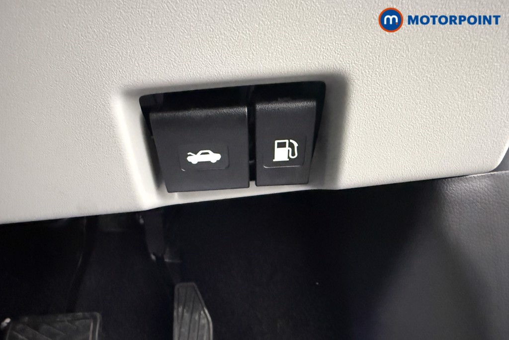 Suzuki Swift Motion Automatic Petrol Hatchback - Stock Number (1588636) - 13th supplementary image