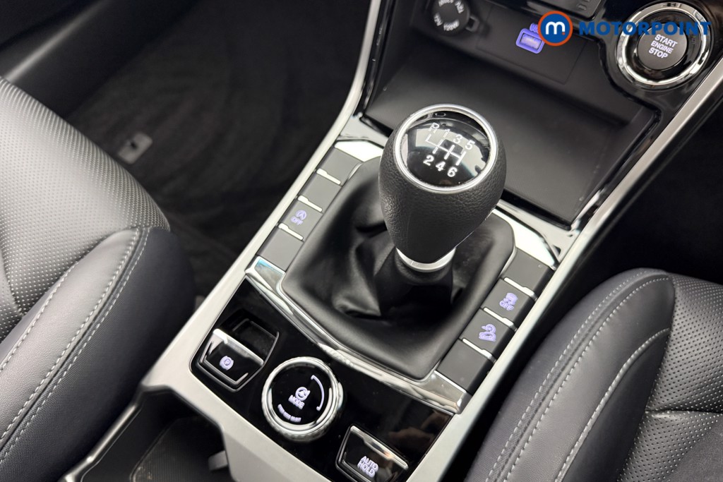 Ssangyong Korando Ultimate Manual Petrol SUV - Stock Number (1591222) - 5th supplementary image