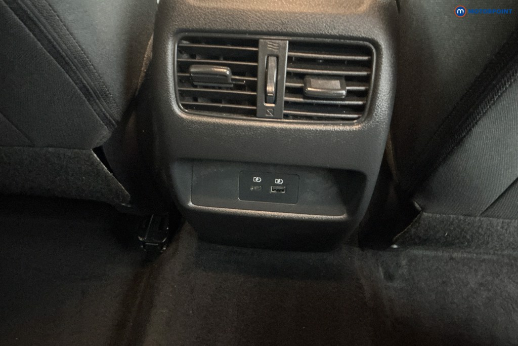 Nissan Qashqai N-Connecta Automatic Petrol-Electric Hybrid SUV - Stock Number (1578857) - 9th supplementary image