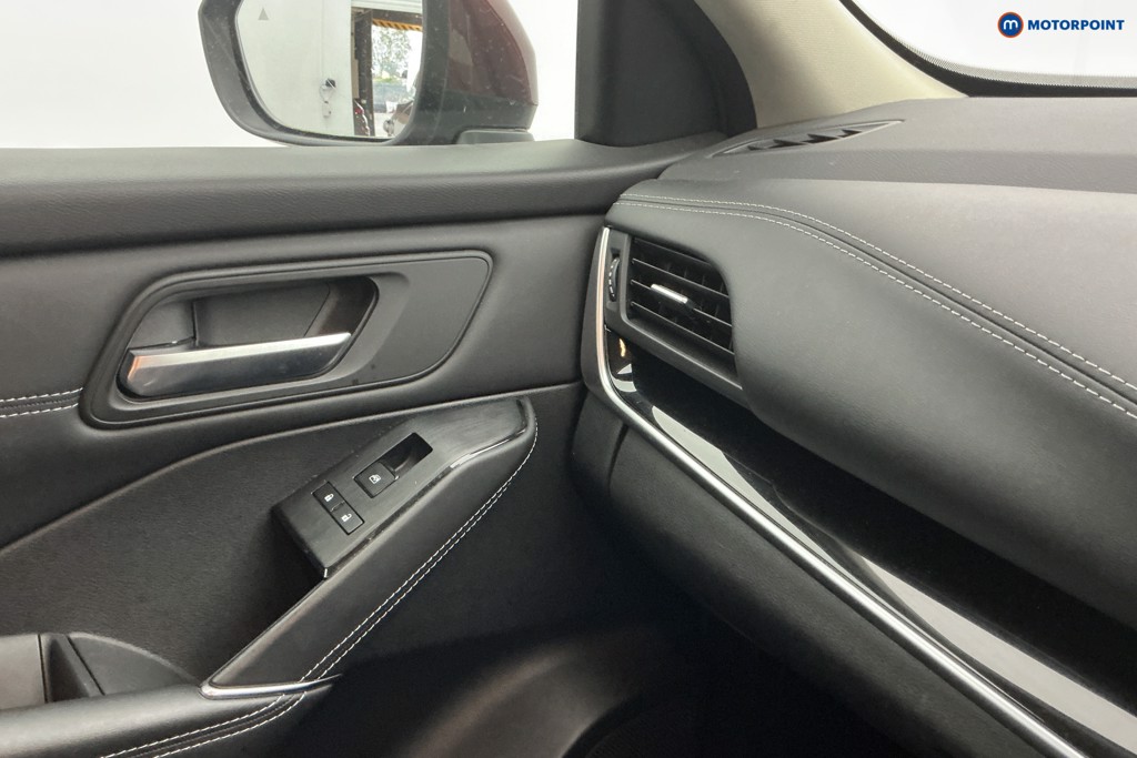 Nissan Qashqai N-Connecta Automatic Petrol-Electric Hybrid SUV - Stock Number (1578857) - 16th supplementary image