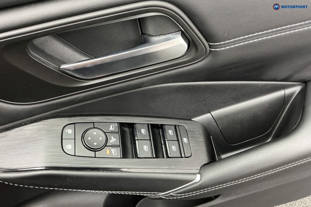 Nissan Qashqai N-Connecta Automatic Petrol-Electric Hybrid SUV - Stock Number (1578857) - 21st supplementary image