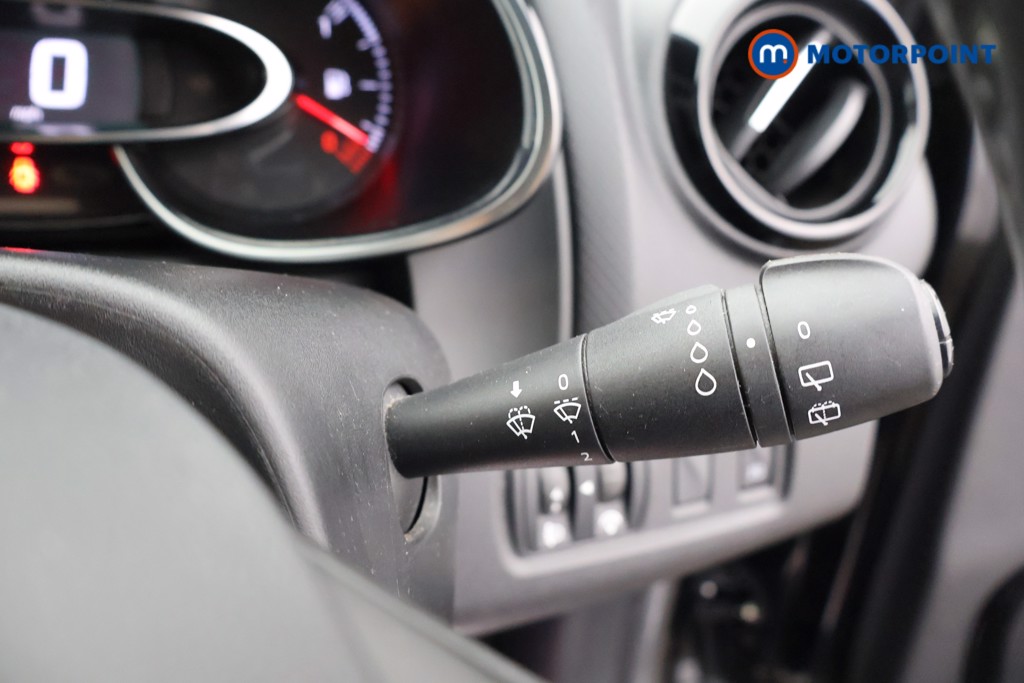 Renault Clio Iconic Manual Petrol Hatchback - Stock Number (1582370) - 6th supplementary image