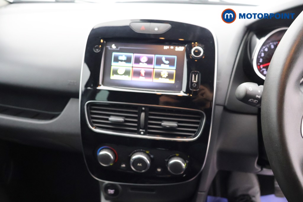 Renault Clio Iconic Manual Petrol Hatchback - Stock Number (1582370) - 7th supplementary image