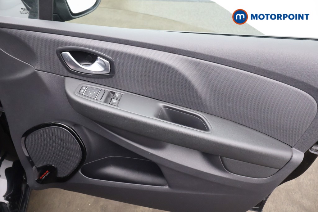 Renault Clio Iconic Manual Petrol Hatchback - Stock Number (1582370) - 13th supplementary image