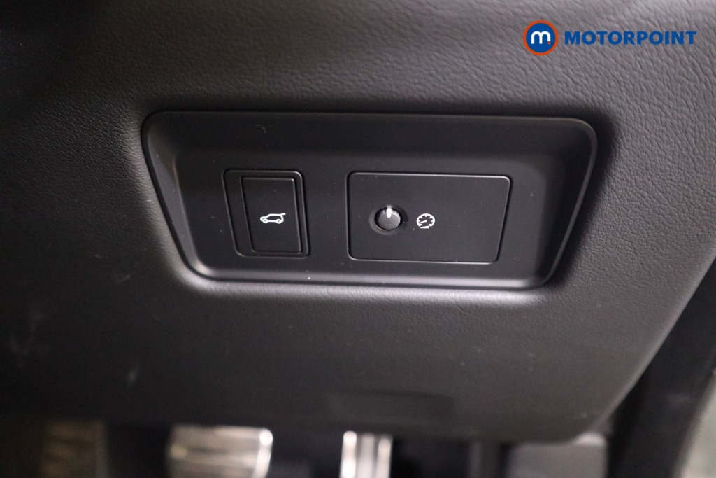 Jaguar F-Pace R-Dynamic Black Automatic Petrol SUV - Stock Number (1583356) - 12th supplementary image