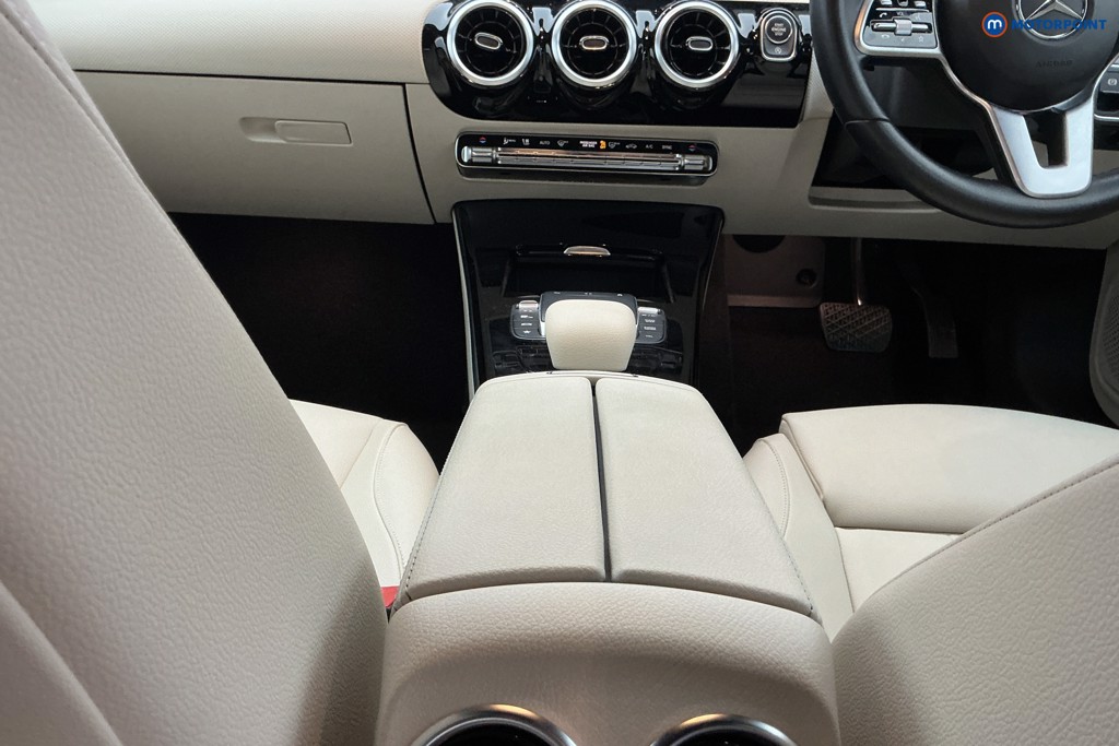 Mercedes-Benz A Class Sport Executive Edition Automatic Petrol Hatchback - Stock Number (1583927) - 10th supplementary image