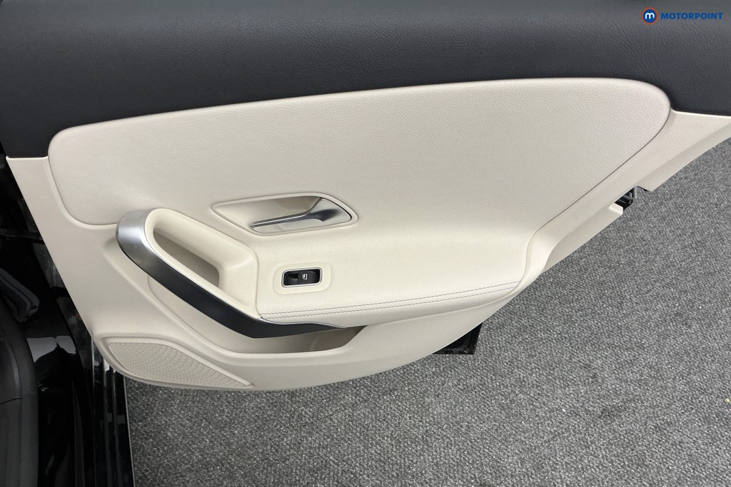 Mercedes-Benz A Class Sport Executive Edition Automatic Petrol Hatchback - Stock Number (1583927) - 22nd supplementary image