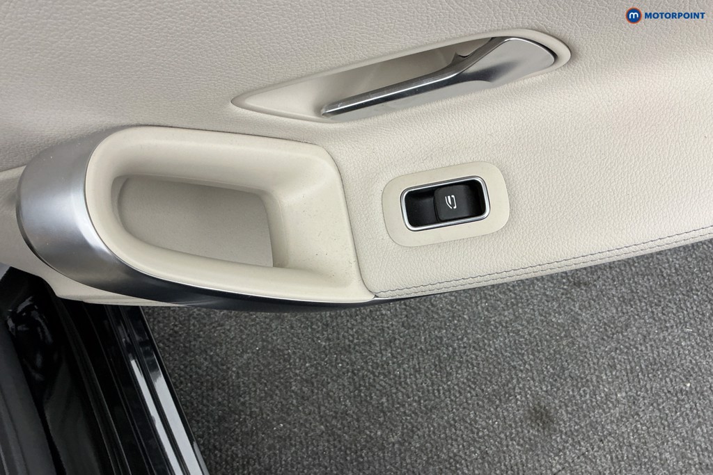 Mercedes-Benz A Class Sport Executive Edition Automatic Petrol Hatchback - Stock Number (1583927) - 23rd supplementary image