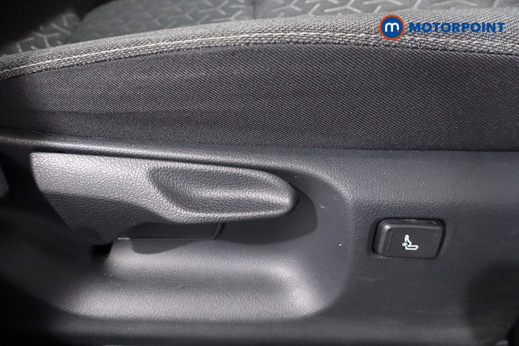 Toyota Yaris Cross Design Automatic Petrol-Electric Hybrid Estate - Stock Number (1587369) - 23rd supplementary image