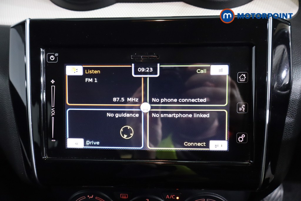 Suzuki Swift Attitude Manual Petrol Hatchback - Stock Number (1587497) - 5th supplementary image
