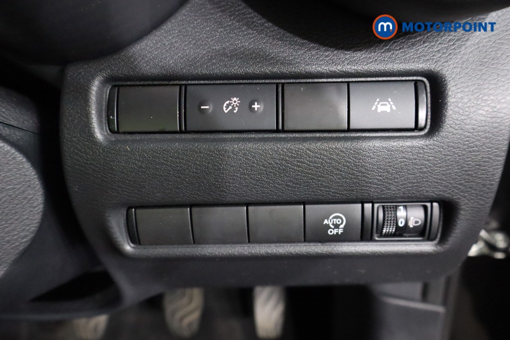 Nissan Juke N-Connecta Manual Petrol SUV - Stock Number (1588081) - 18th supplementary image