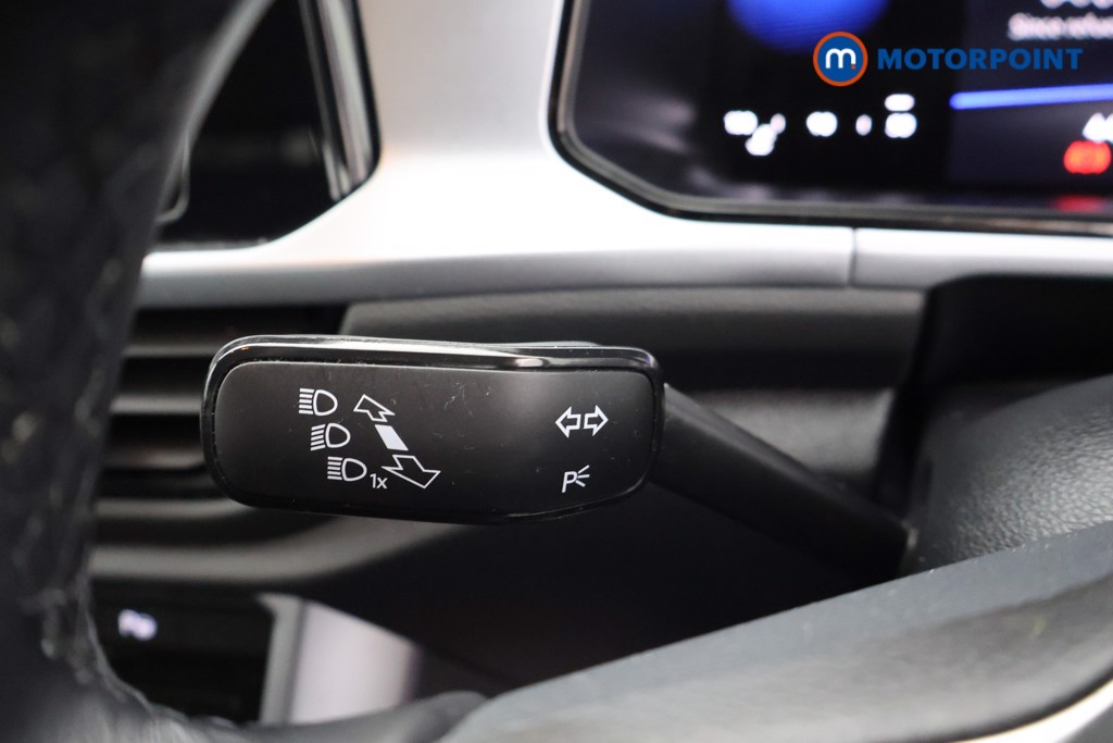 Volkswagen T-Roc Life Manual Diesel SUV - Stock Number (1588525) - 5th supplementary image