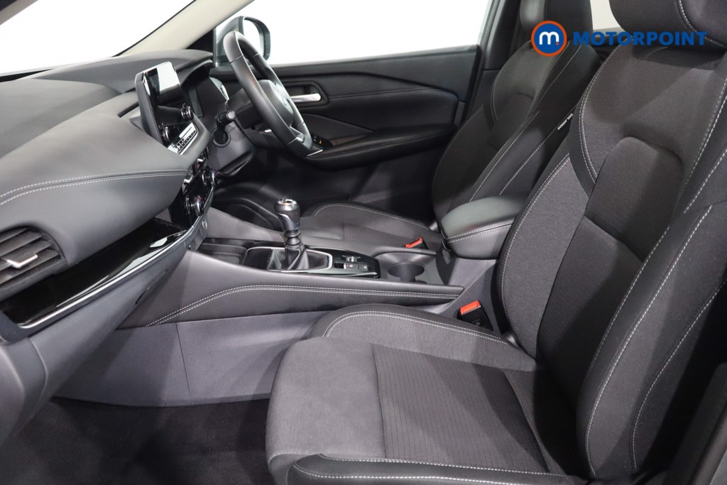 Nissan Qashqai N-Connecta Manual Petrol SUV - Stock Number (1588776) - 4th supplementary image