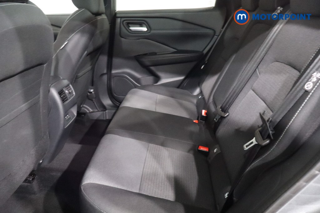 Nissan Qashqai N-Connecta Manual Petrol SUV - Stock Number (1588776) - 5th supplementary image