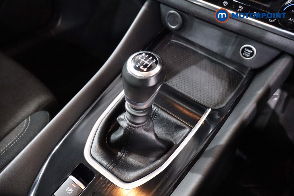 Nissan Qashqai N-Connecta Manual Petrol SUV - Stock Number (1588776) - 14th supplementary image