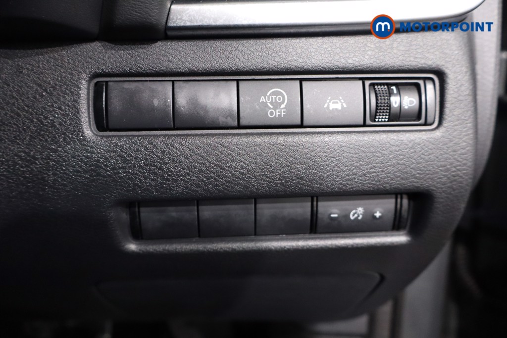 Nissan Qashqai N-Connecta Manual Petrol SUV - Stock Number (1588776) - 20th supplementary image