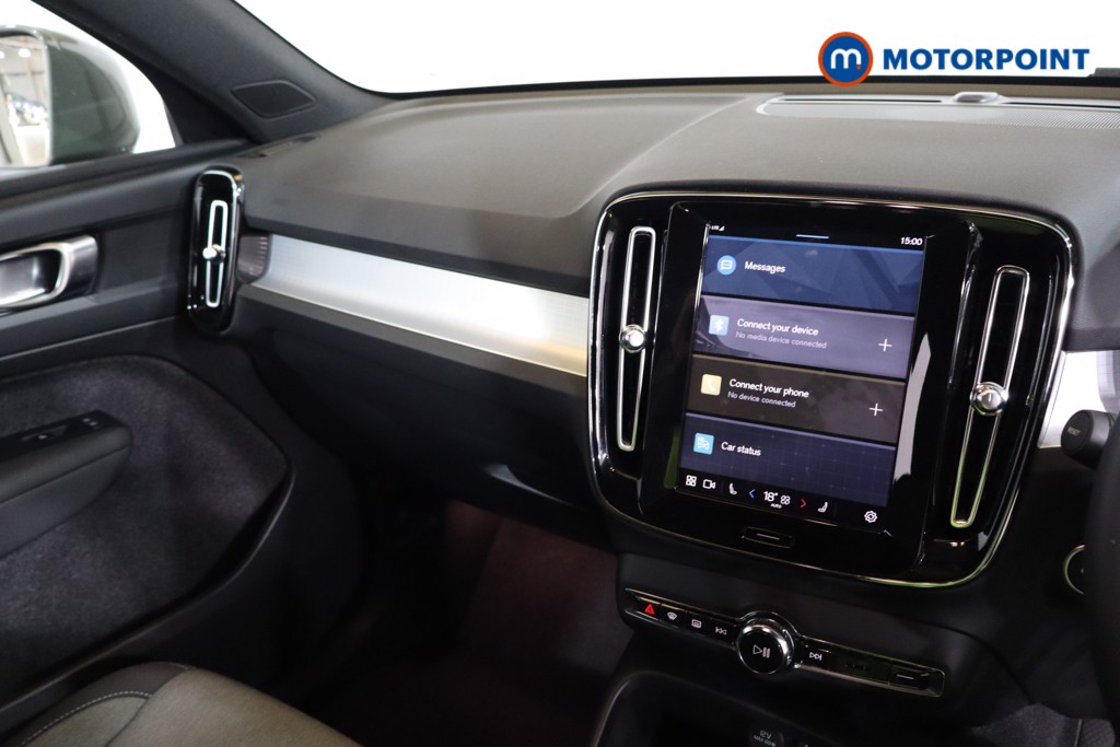 Volvo Xc40 Core Automatic Petrol SUV - Stock Number (1589411) - 3rd supplementary image