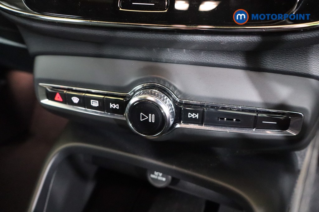 Volvo Xc40 Core Automatic Petrol SUV - Stock Number (1589411) - 12th supplementary image