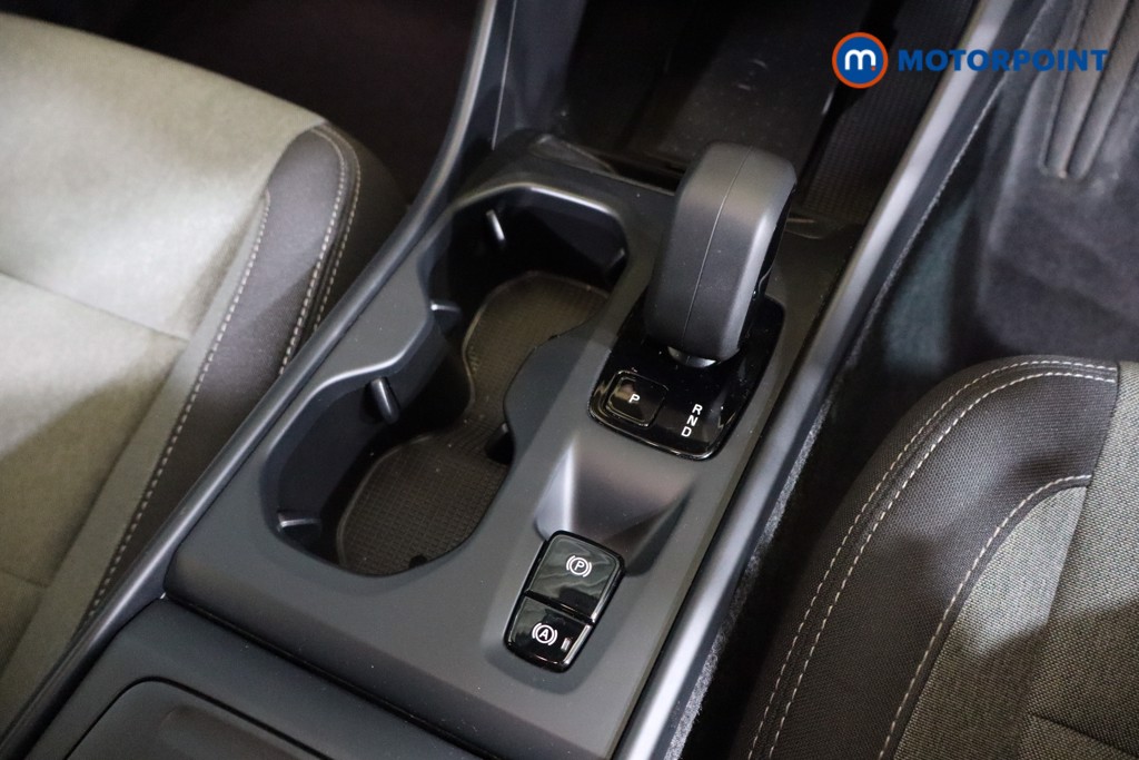 Volvo Xc40 Core Automatic Petrol SUV - Stock Number (1589411) - 13th supplementary image