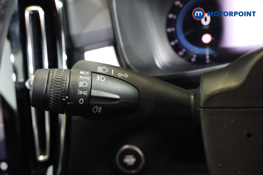 Volvo Xc40 Core Automatic Petrol SUV - Stock Number (1589411) - 16th supplementary image