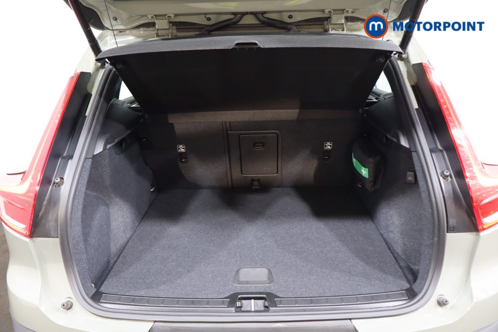 Volvo Xc40 Core Automatic Petrol SUV - Stock Number (1589411) - 23rd supplementary image