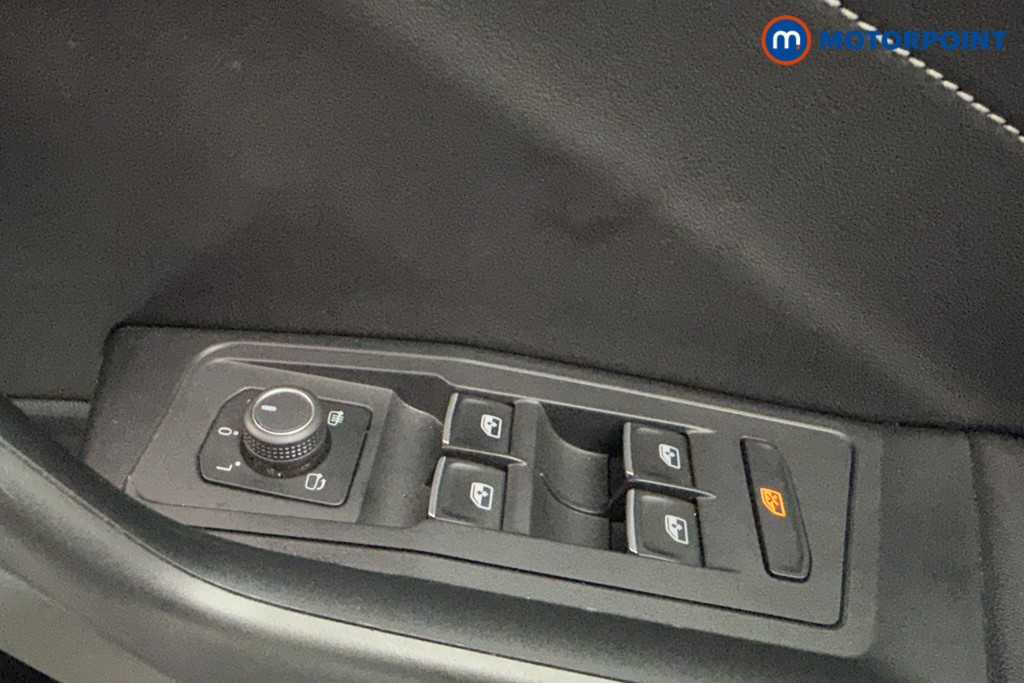 Volkswagen T-Roc R-Line Manual Petrol SUV - Stock Number (1589819) - 21st supplementary image