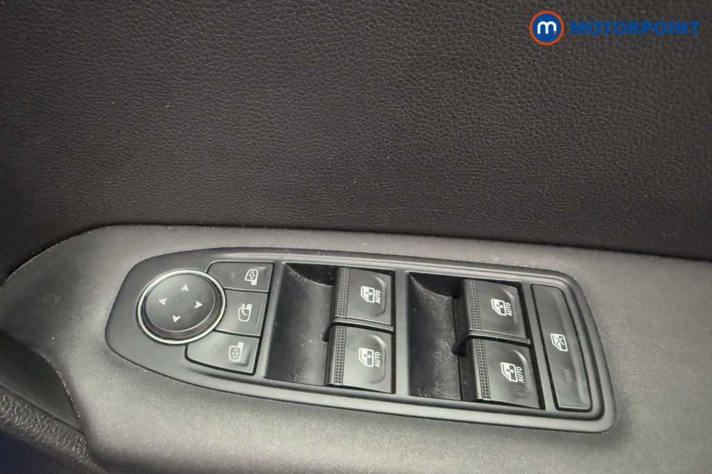 Renault Captur Iconic Automatic Petrol SUV - Stock Number (1589867) - 19th supplementary image