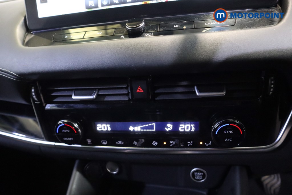 Nissan Qashqai N-Connecta Manual Petrol SUV - Stock Number (1590001) - 5th supplementary image