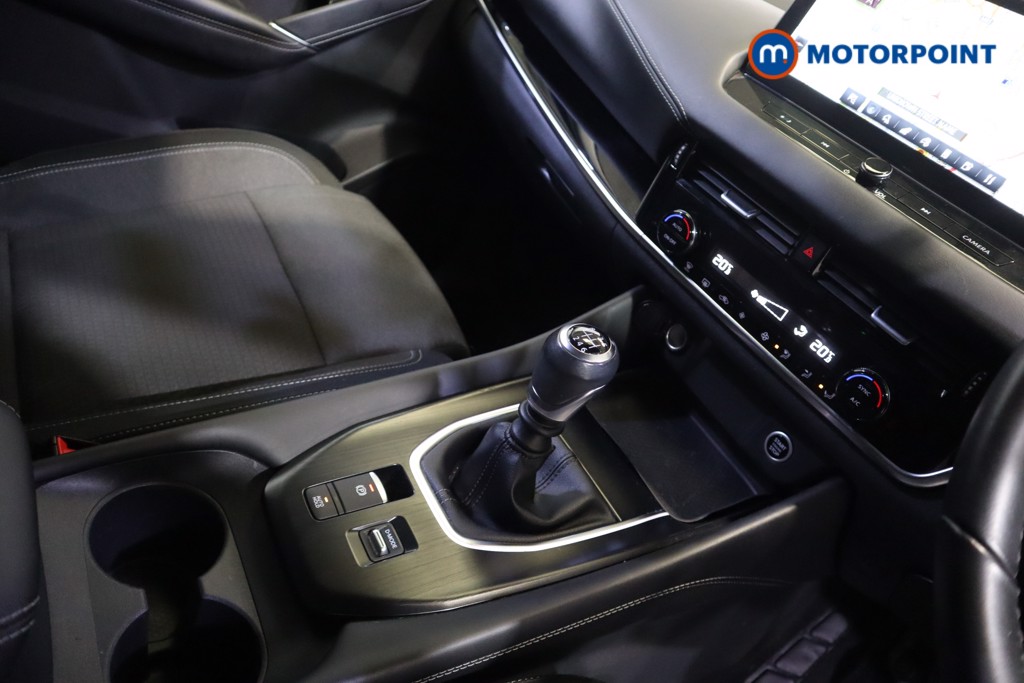 Nissan Qashqai N-Connecta Manual Petrol SUV - Stock Number (1590001) - 7th supplementary image