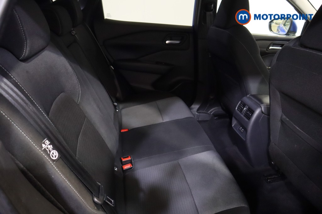 Nissan Qashqai N-Connecta Manual Petrol SUV - Stock Number (1590001) - 18th supplementary image