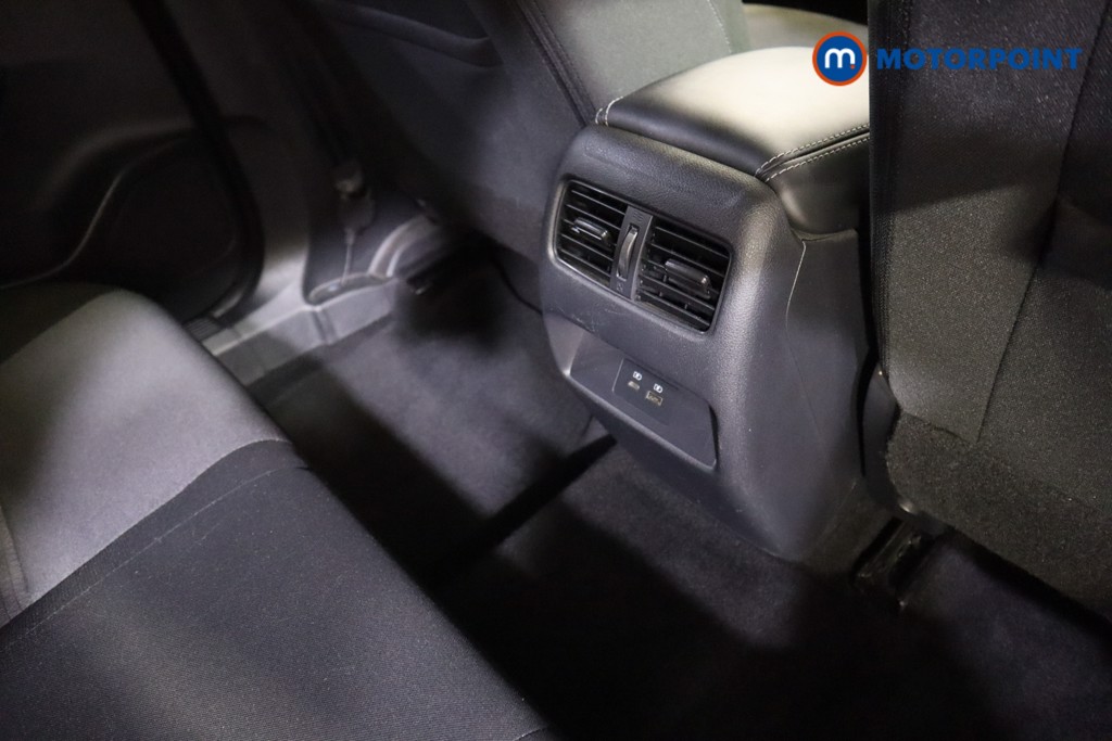 Nissan Qashqai N-Connecta Manual Petrol SUV - Stock Number (1590001) - 19th supplementary image