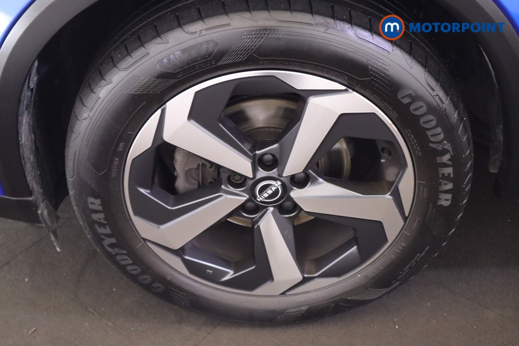 Nissan Qashqai N-Connecta Manual Petrol SUV - Stock Number (1590001) - 23rd supplementary image