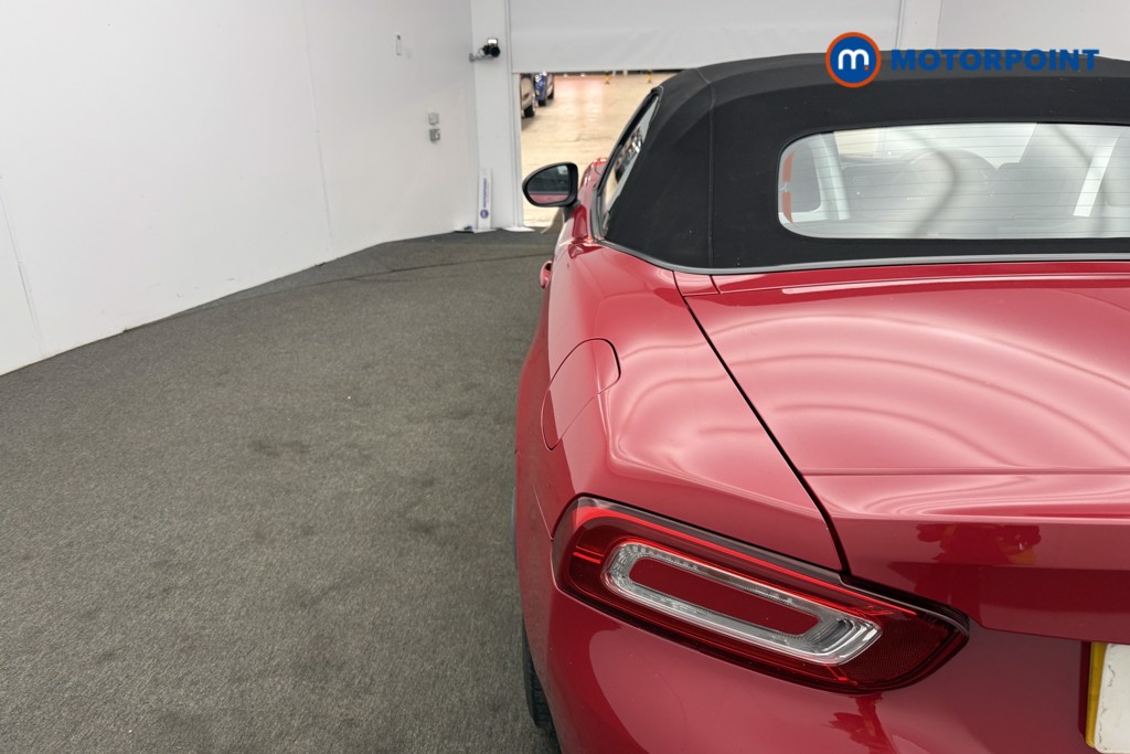 Fiat 124 Spider Lusso Manual Petrol Convertible - Stock Number (1590494) - 4th supplementary image