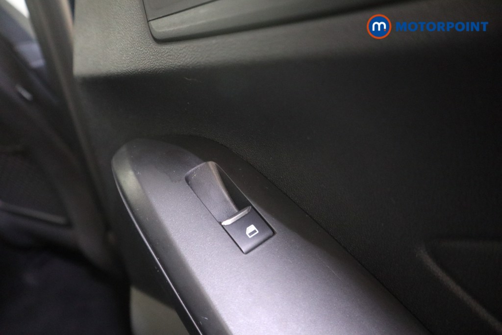 Ford Focus Zetec Edition Manual Petrol Hatchback - Stock Number (1591217) - 17th supplementary image