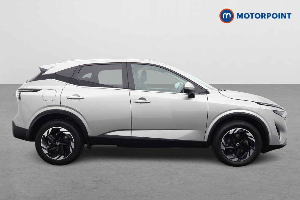 Nissan Qashqai N-Connecta Automatic Petrol SUV - Stock Number (1591235) - Drivers side