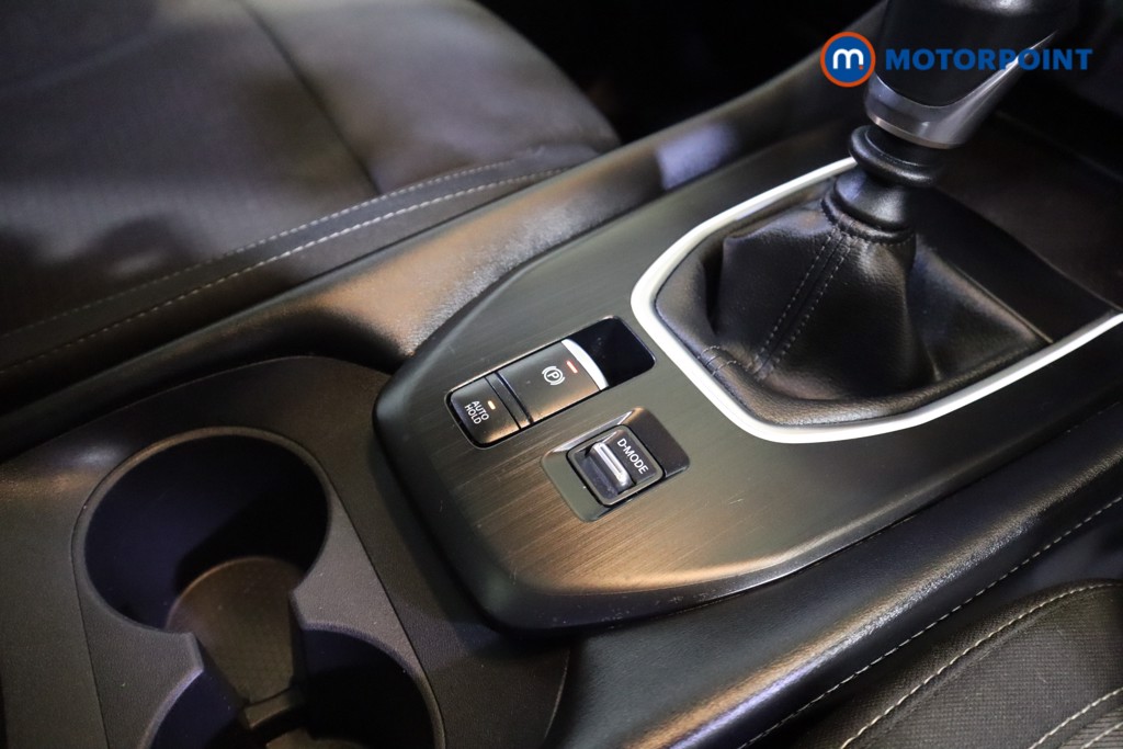 Nissan Qashqai N-Connecta Manual Petrol SUV - Stock Number (1591613) - 7th supplementary image