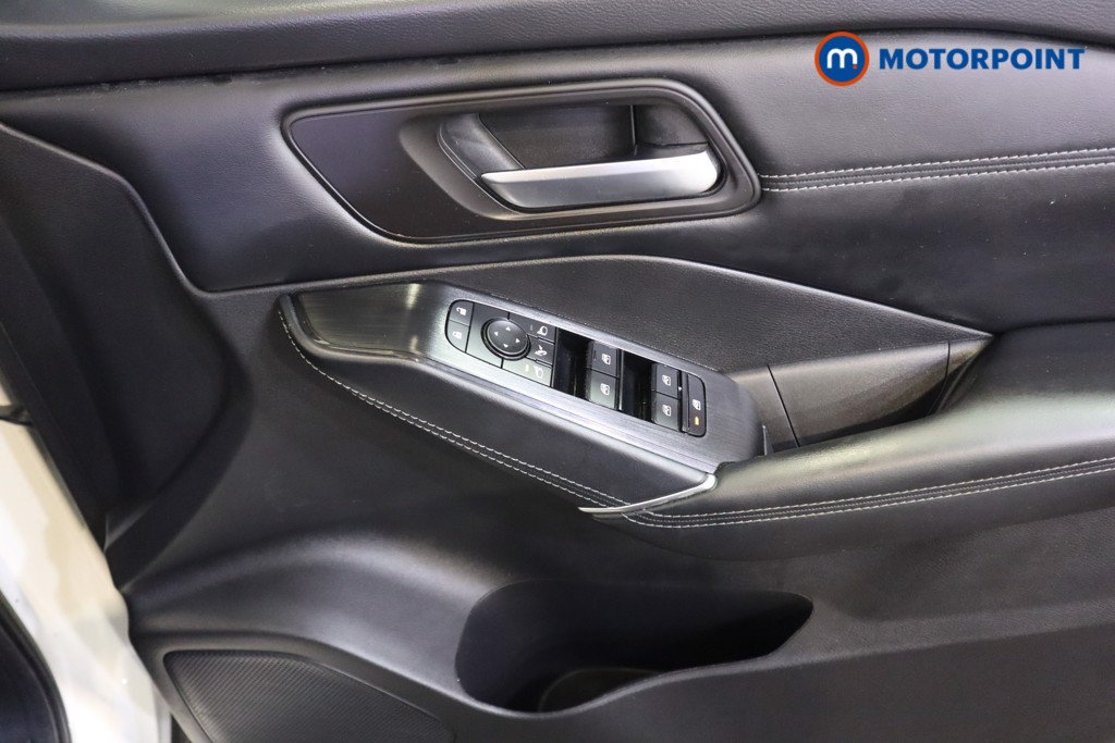 Nissan Qashqai N-Connecta Manual Petrol SUV - Stock Number (1591613) - 10th supplementary image