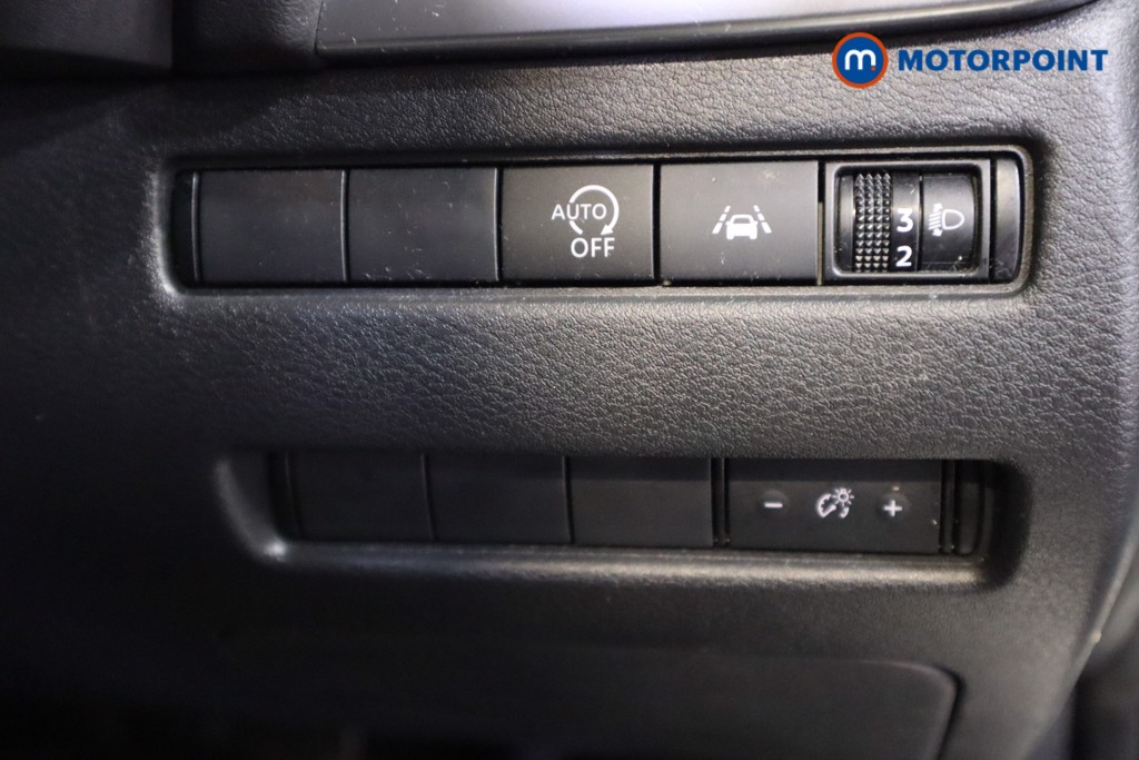 Nissan Qashqai N-Connecta Manual Petrol SUV - Stock Number (1591613) - 13th supplementary image