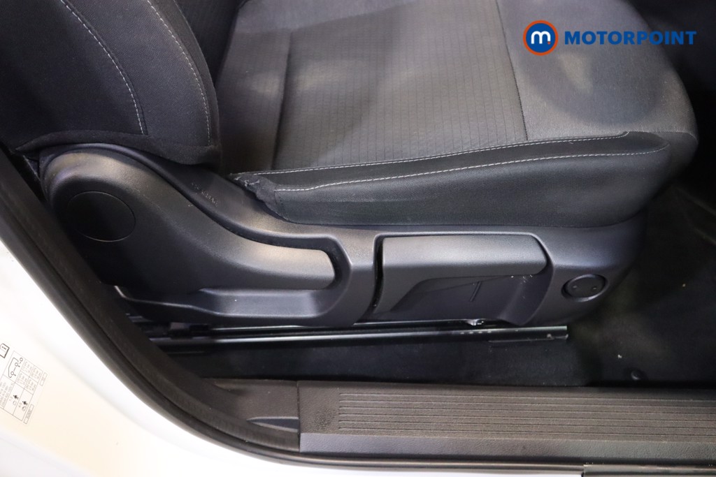 Nissan Qashqai N-Connecta Manual Petrol SUV - Stock Number (1591613) - 17th supplementary image