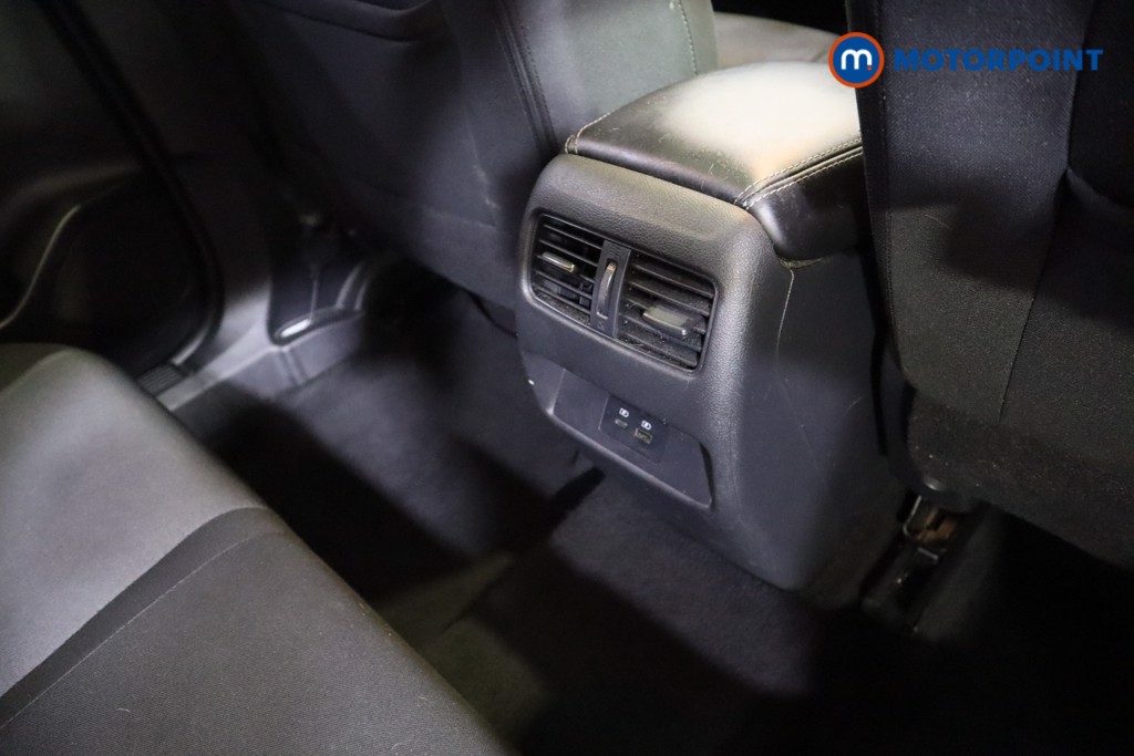 Nissan Qashqai N-Connecta Manual Petrol SUV - Stock Number (1591613) - 20th supplementary image