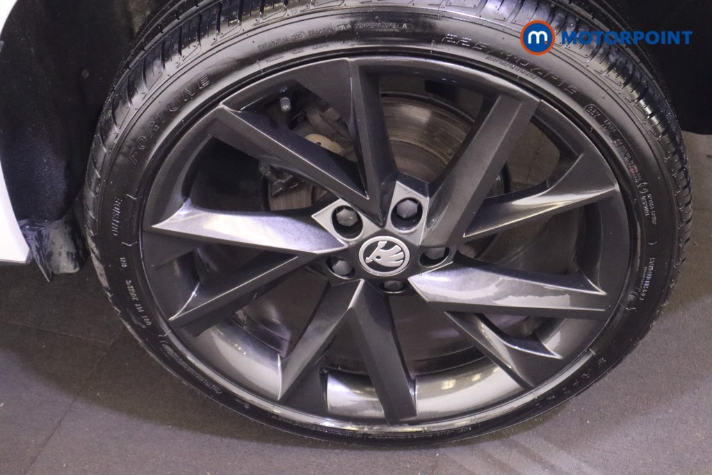 Skoda Karoq Sport Line Automatic Petrol SUV - Stock Number (1591939) - 23rd supplementary image