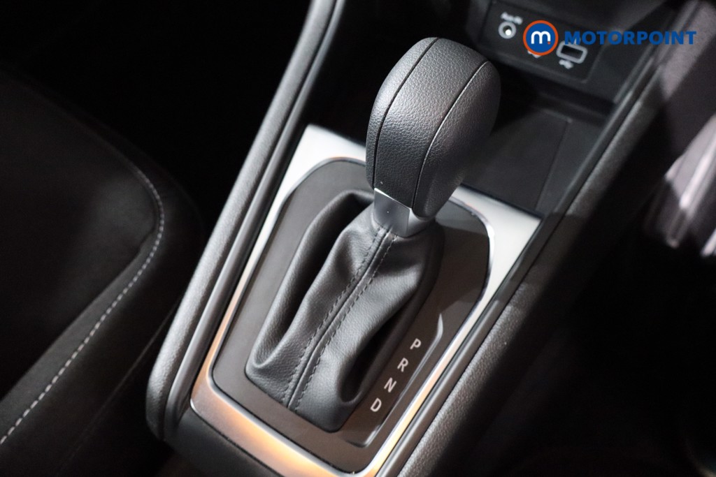 Renault Captur Iconic Automatic Petrol SUV - Stock Number (1592081) - 14th supplementary image