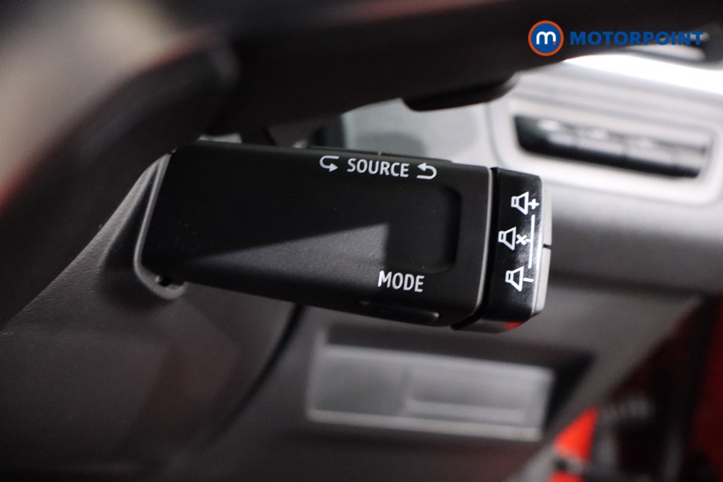 Renault Captur Iconic Automatic Petrol SUV - Stock Number (1592081) - 19th supplementary image